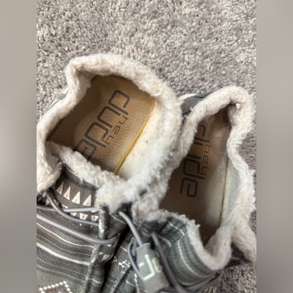 Hey Dude Women's Wendy Boho Stripe Gray Sherpa Lined Slip On Shoes - Picture 2 of 7